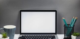 Jak rozjaśnić ekran za pomocą klawiatury?